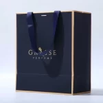 sac en papier personnalisé de luxe pour parfums et cosmétiques avec marquage doré 2