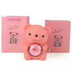 Nuovo prodotto all'ingrosso San Valentino Orso rotante Rosa eterna Fiore Gift Box rotante Rosa romantica Packaging Gift