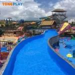 Radeau en peau Design personnalisé Aire de jeux aquatique Parc aquatique extérieur Piscine Rivière paresseuse avec machine à fabriquer des vagues