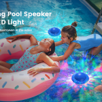 Altifalante sem fios para duche à prova de água IPX7 com luz RGB, altifalante flutuante para piscina portátil para exterior com microfone incorporado e suporte para cartão TF