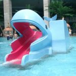 Anti UV bambini parco acquatico attrezzature in fibra di vetro balena acqua scivolo