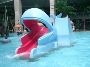 Peralatan Taman Air Anak Anti UV Peralatan Taman Air Fiberglass Seluncuran Air Paus Paus